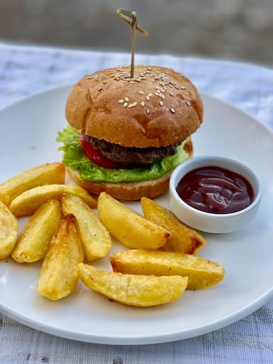 Mini hamburger me patate të skugura